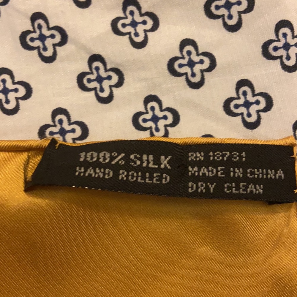 Silk square - Picture 2 of 2